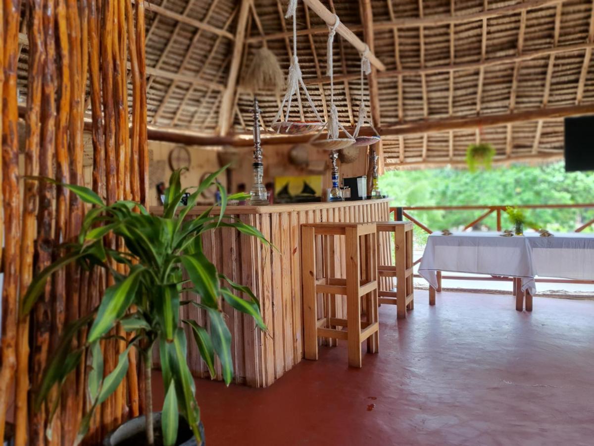 Uhuru House And Restaurant Nungwi Luaran gambar