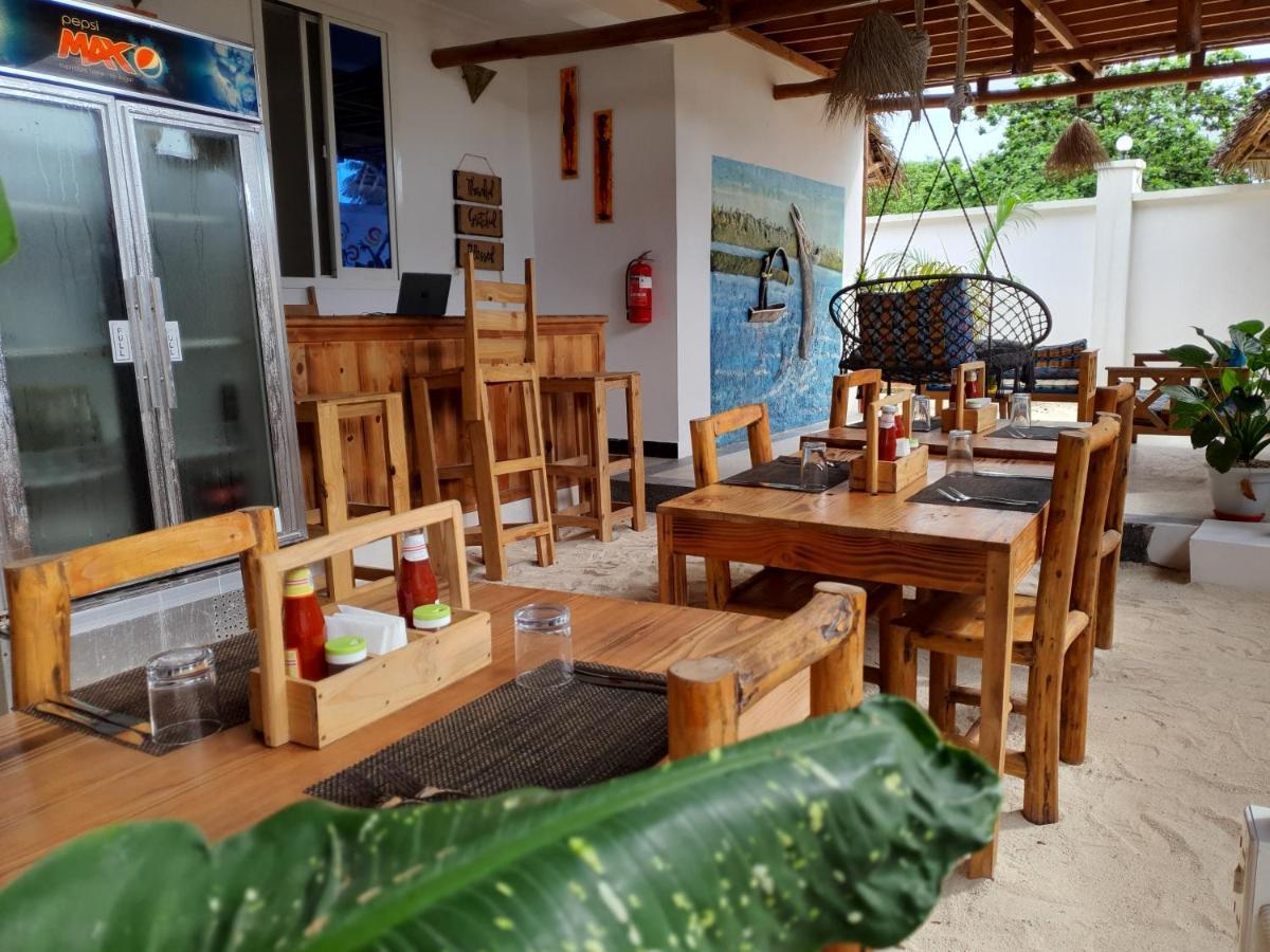 Uhuru House And Restaurant Nungwi Luaran gambar