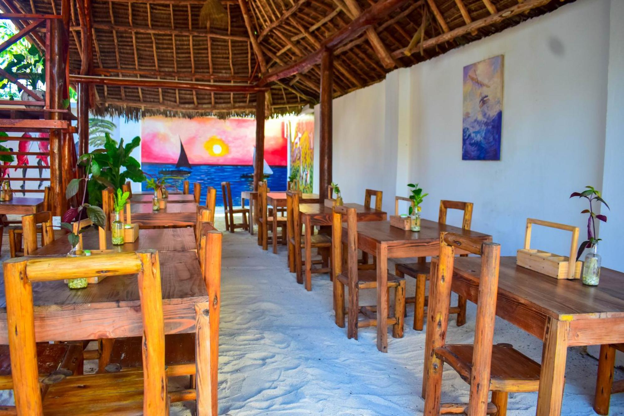 Uhuru House And Restaurant Nungwi Luaran gambar